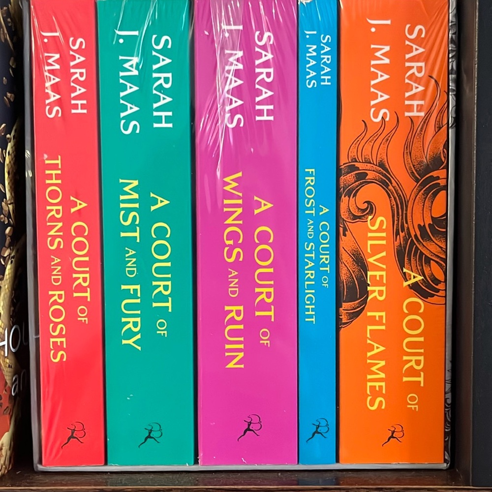 Entire ACOTAR series box set. Paper back.